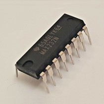 MAX232N TEXAS INSTRUMENTS EIA-232 Drivers/RicevitorI a 2 canali